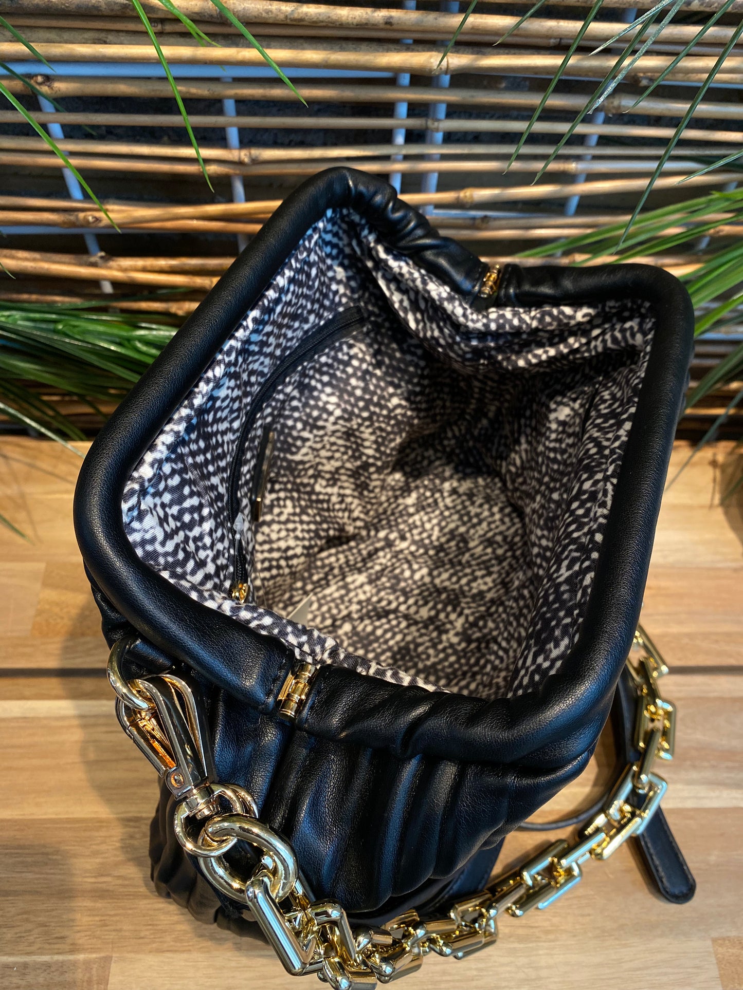 Jizel Vertical Scrunch Crossbody